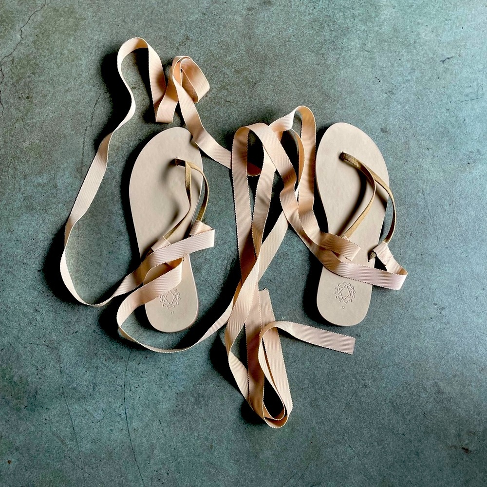 Elegant & Comfy Beige Lace Up / Espadrilles Flip Flops size 37